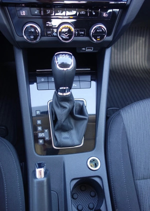 Skoda Octavia cena 79900 przebieg: 131224, rok produkcji 2019 z Piastów małe 407